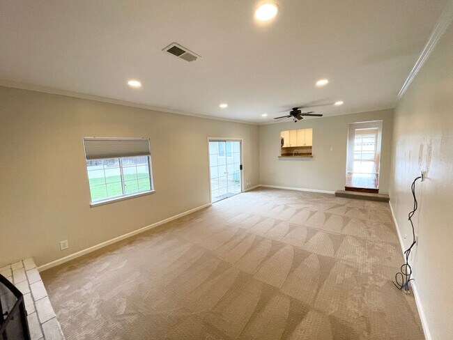 Building Photo - Nice Upgraded South Livermore Single Famil...
