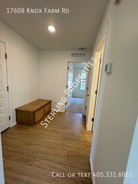 Foto del edificio - 17608 Knox Farm Rd