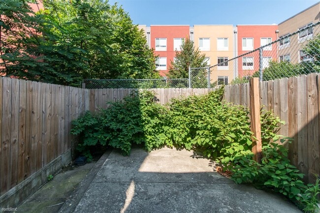Building Photo - 5 br, 2 bath House - 1634 N SYDENHAM ST Un...