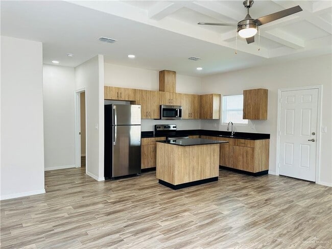 Building Photo - 5000 N Crown Point