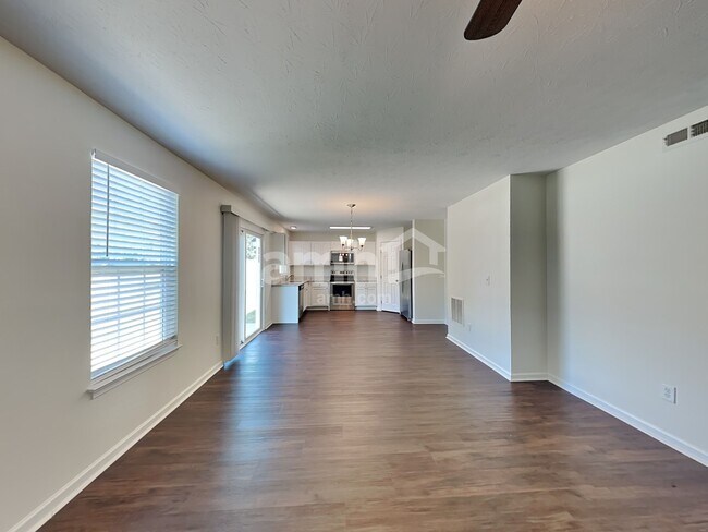 Foto del edificio - 485 Pewter Hill Ct