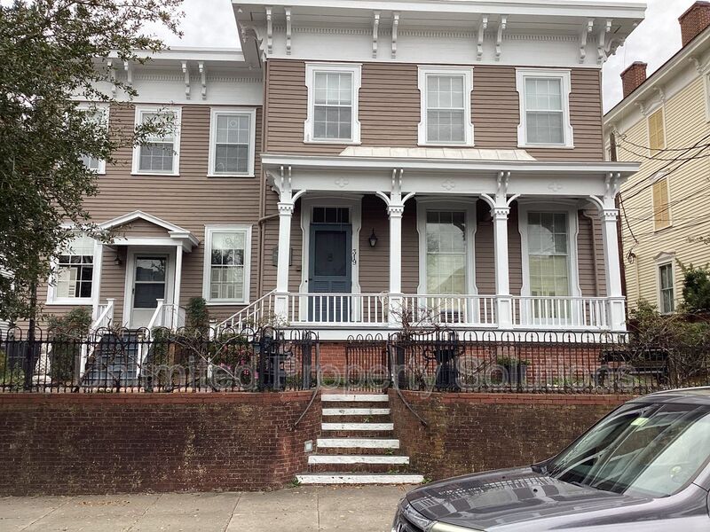Primary Photo - 319 S Front St