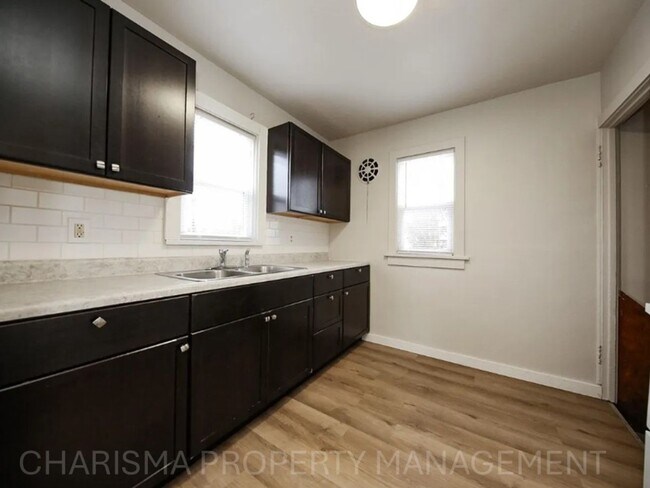 Foto del edificio - Charming 3 BD Home Across from Emerson Park – Move-In Ready!