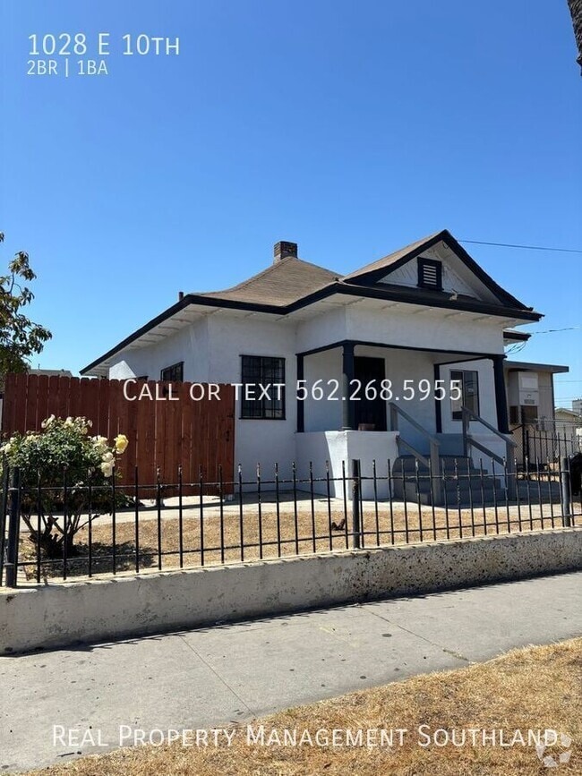 Building Photo - 1028 E 10th St