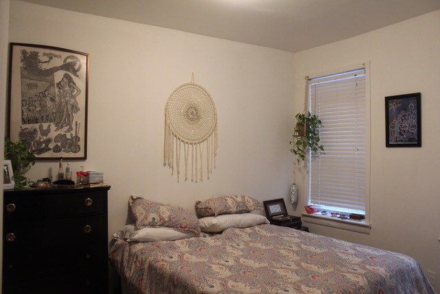Bedroom pic 1 - 301 79th St