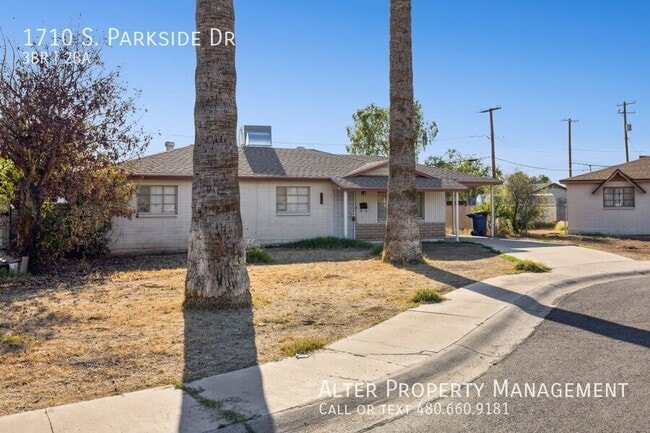 Building Photo - 1710 S Parkside Dr