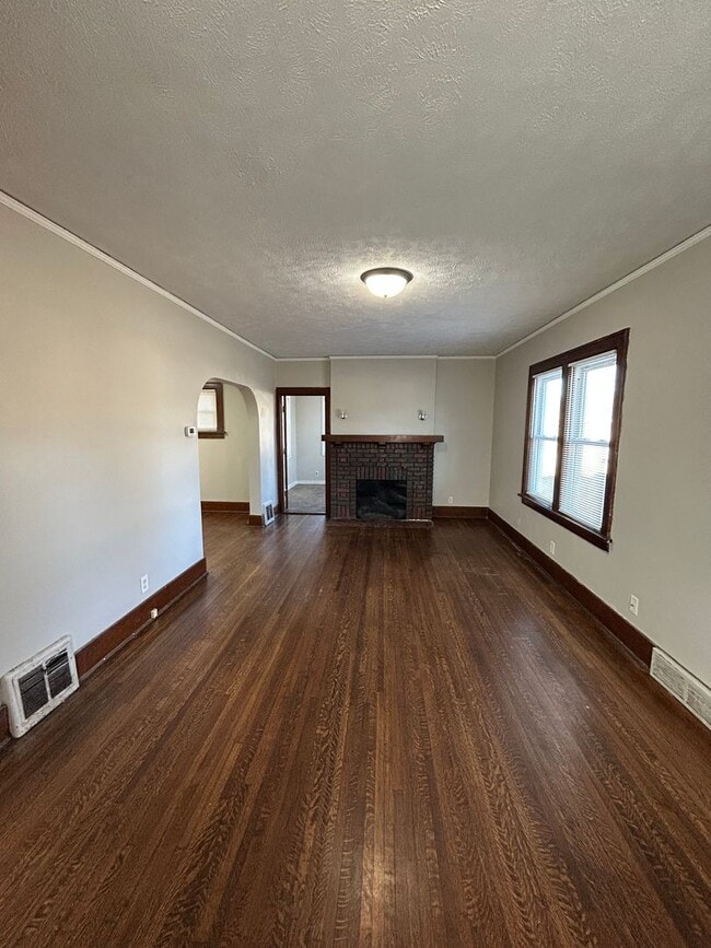 Building Photo - Beautiful 4-Bedroom 2-Bathroom Home Available for Rent -Coming Soon!!!!