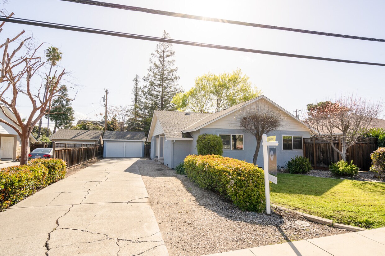 Primary Photo - 650 Cypress Ave