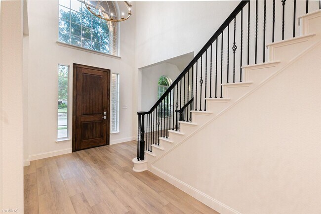 Building Photo - 4 br, 3.5 bath House - 2608 Owl Creek Dr