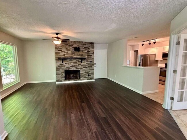 Foto del edificio - 320 Hawkstone Way