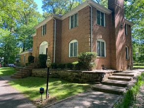 Building Photo - 7700 Warfield Rd