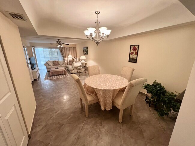 Foto del edificio - 23370 Carolwood Ln