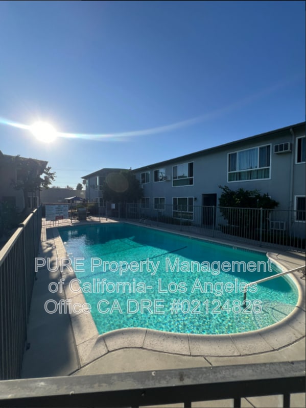 Foto del edificio - 4427 Murietta Ave