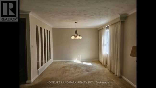 Building Photo - 147 Fitzgibbon Ave