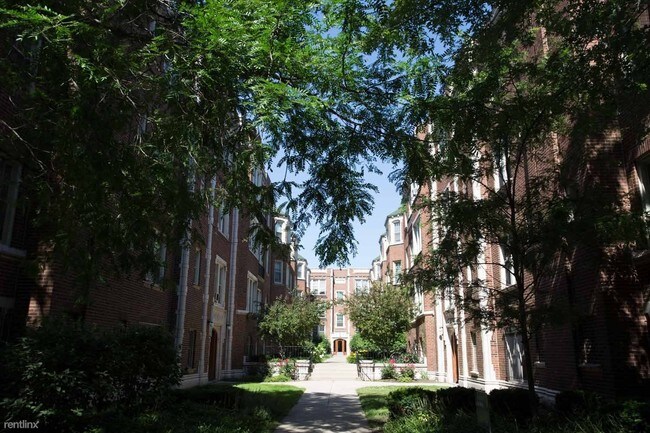 Foto del edificio - 5046 S Woodlawn Ave
