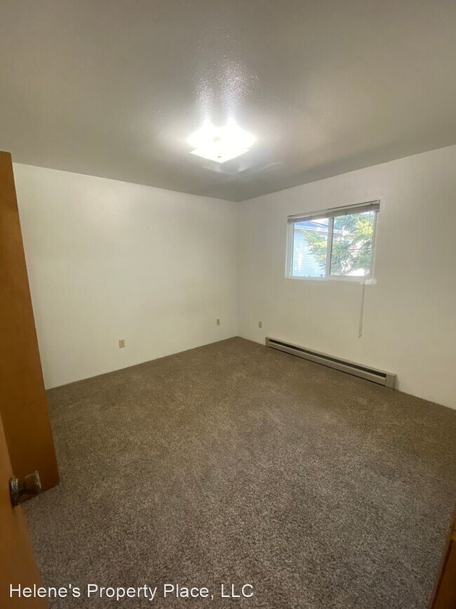 Building Photo - 2 br, 1.5 bath House - 2005 NE Terre View ...