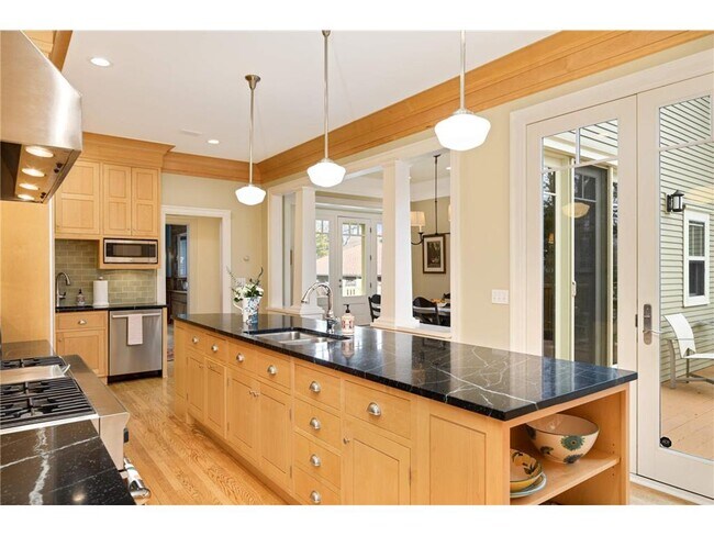 Foto del edificio - 1776 Knox Ave S