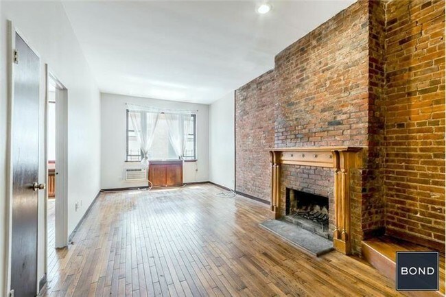 Building Photo - 16 W 82nd St