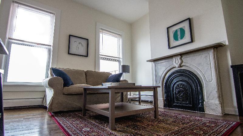 Foto principal - 538 E Broadway