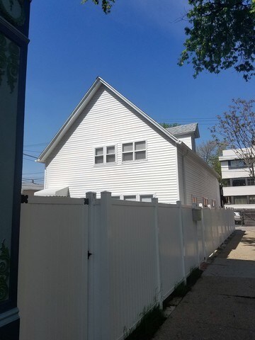 Primary Photo - 2058 N Albany Ave