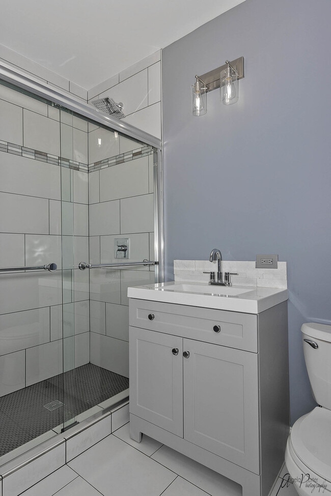 Building Photo - 51 Seymour Ave