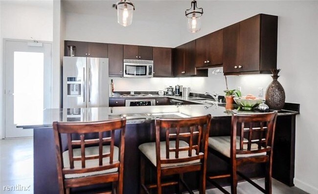Foto del edificio - 3 br, 2 bath Apartment - 435 E Center St