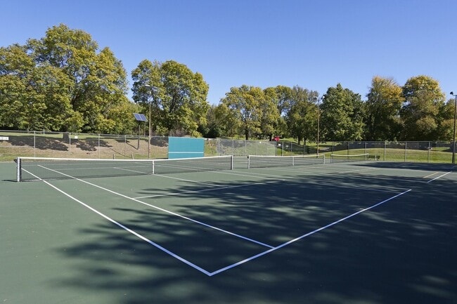 Interior Photo - Granite Place-1011-11013