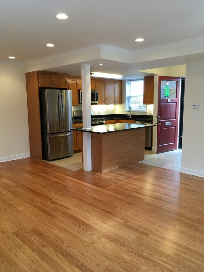 Building Photo - 94 Gerry Rd