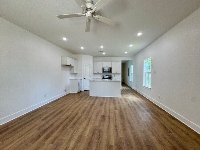 Building Photo - New Duplex For Lease | Accepting Section 8