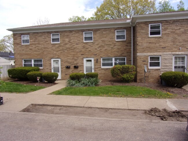 Foto del edificio - 2802 Rowland Ave NE