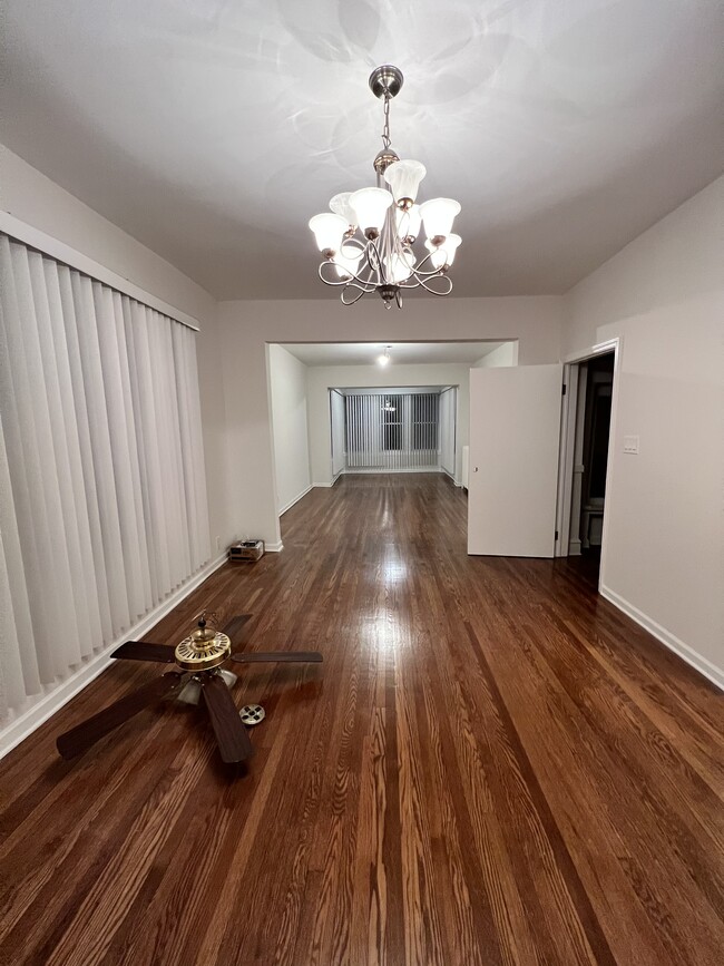 Foto del edificio - 5103 W Cullom Ave