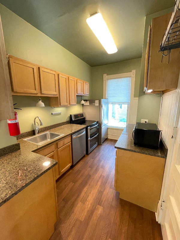 Building Photo - 2117 3rd Ave S