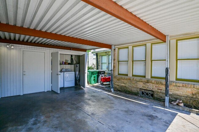 Foto del edificio - 949 Ridge St