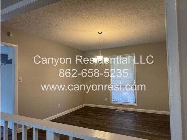 Building Photo - 5516 Deep Hollow Ct