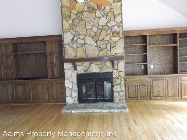 Building Photo - 5 br, 3 bath House - 3004 Stonehenge Ct.
