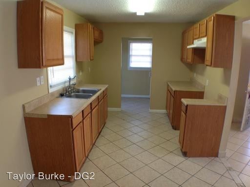 Building Photo - 3 br, 1 bath House - 416 18th Ct NW
