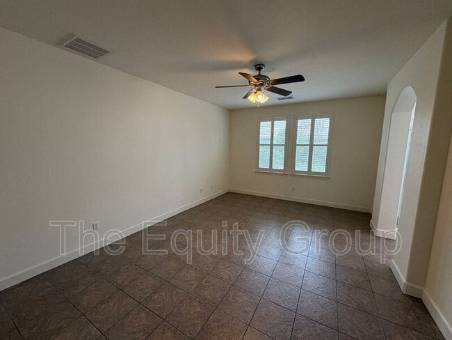 Building Photo - 144 E Reese Ave