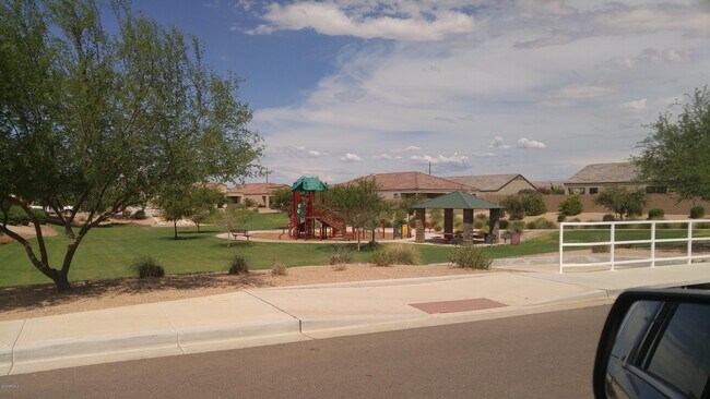 Foto del edificio - 5003 E Smoky Quartz Rd