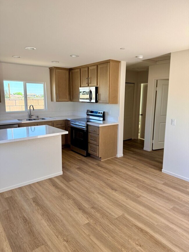 Foto del edificio - BRAND NEW 1 BEDROOM ADELANTO HOME