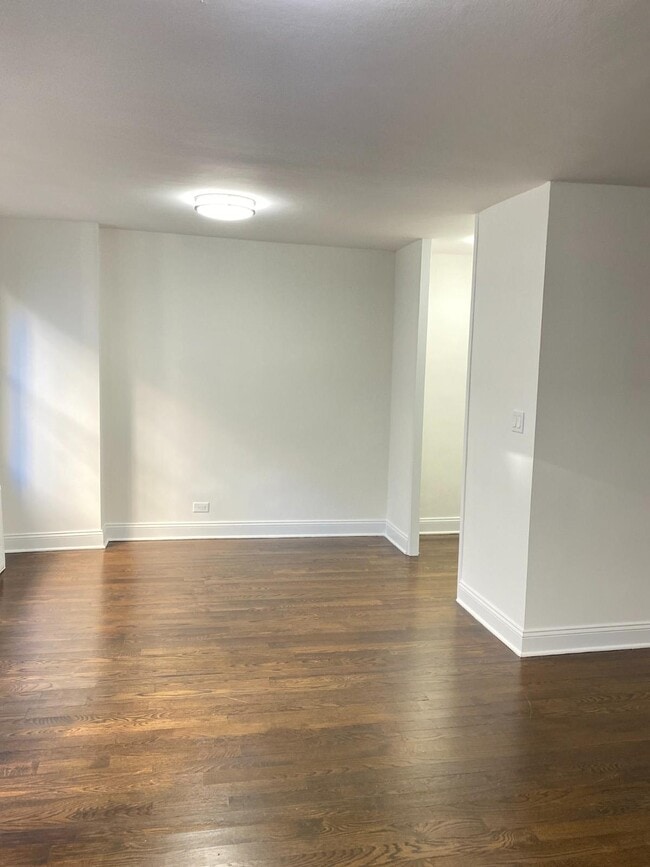 Building Photo - 96 Fifth Avenue