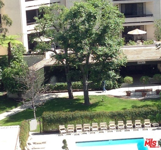 Foto del edificio - 2102 Century Park Ln