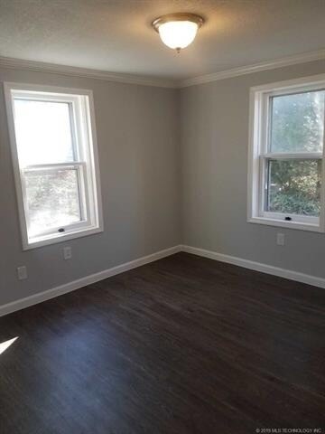 Building Photo - Stunning Remodeled 2 bed 1 bath duplex loc...