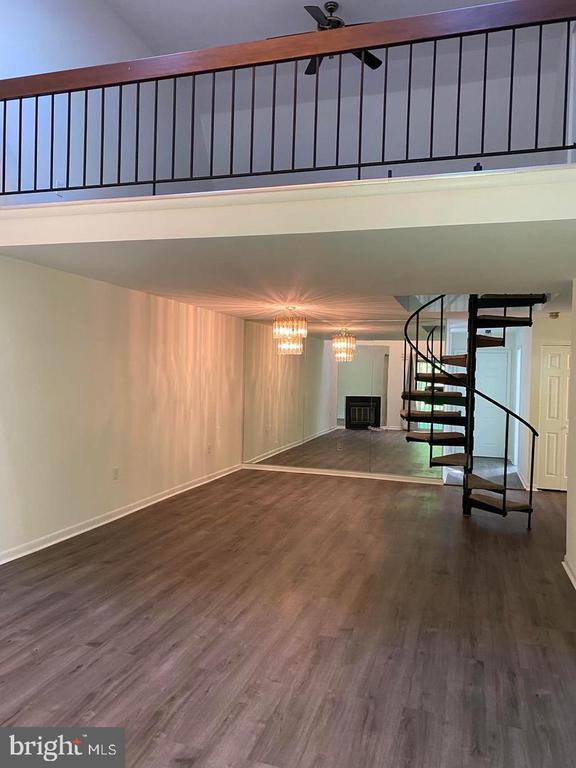 Foto del edificio - 294 Valley Stream Ln