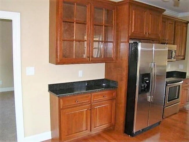 Building Photo - 1712 Stonebriar Dr NE