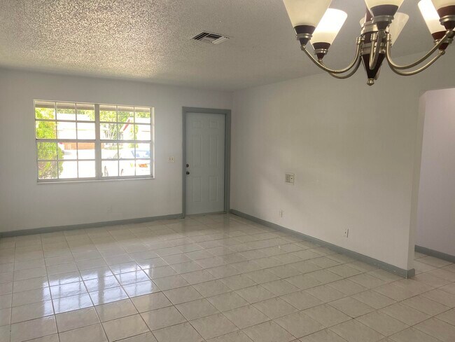 Foto del edificio - 4597 Arthur St