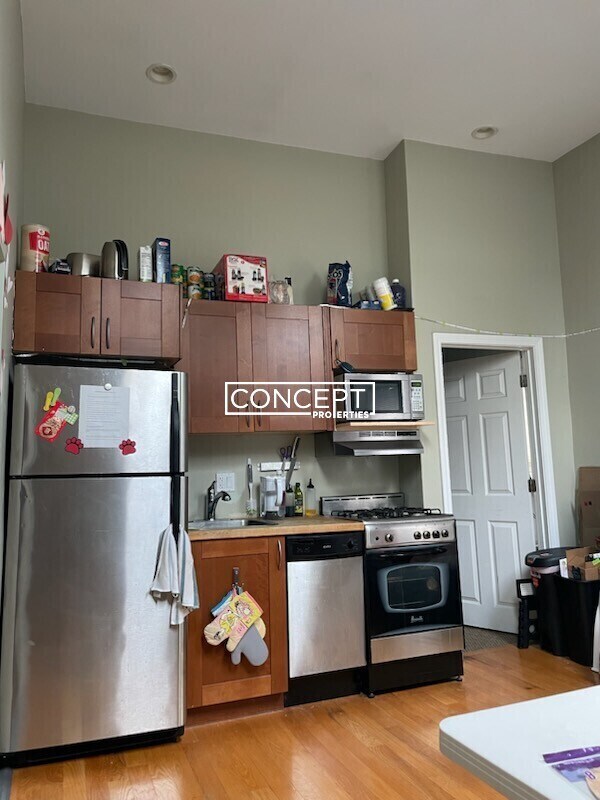 Foto del edificio - 12 Shepherd Ave