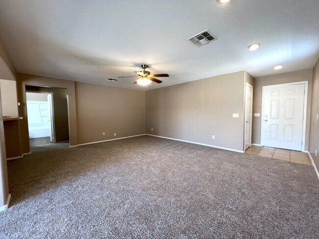 Building Photo - 4 BEDROOM IN DOVE COVE ESTATES WITH NEW CA...