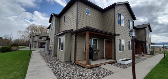 Building Photo - 36 Talon Way