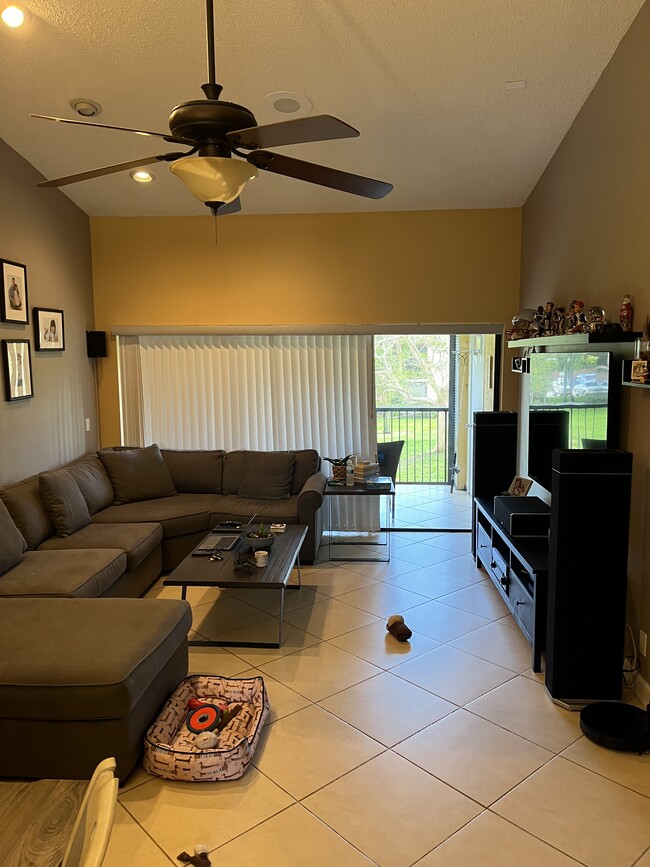Foto del edificio - 2339 SW 15th St