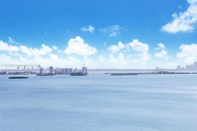 Foto del edificio - 11111 Biscayne Blvd